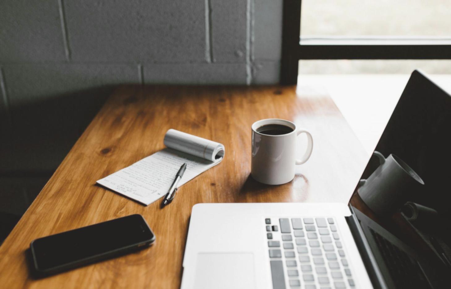 Professional learning environment with investment charts and analysis tools